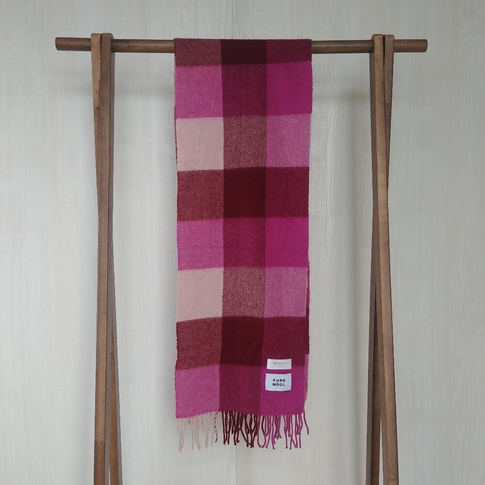 Opaque Clip Tokyo pure wool pink plaid scarf with fringe - Picture 1 of 7
